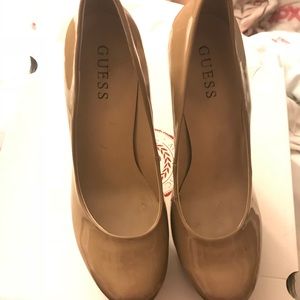 Guess nude pumps
